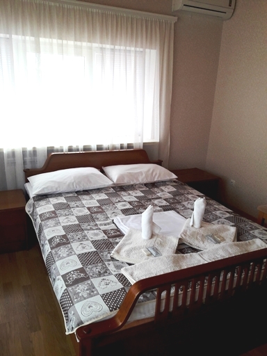 Двухместный номер (большая кровать)