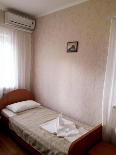 Otel Delfin 2 mest 2 beds 9
